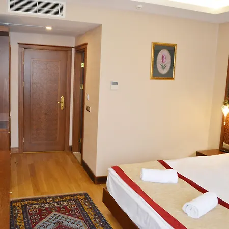 Hotel Lalinn Deluxe 3*