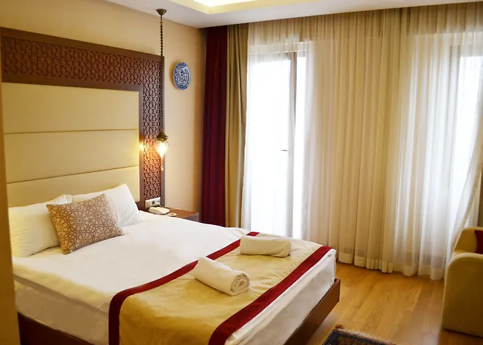 Lalinn Deluxe Hotel 3*