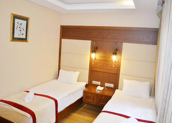 Lalinn Deluxe Hotel 3*