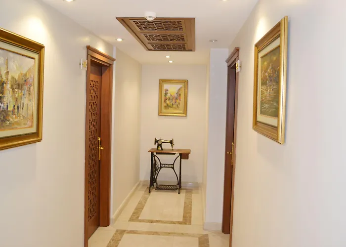 Lalinn Deluxe Hotel 3*