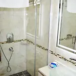 Hotel Lalinn Deluxe