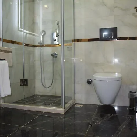 Lalinn Deluxe Стамбул