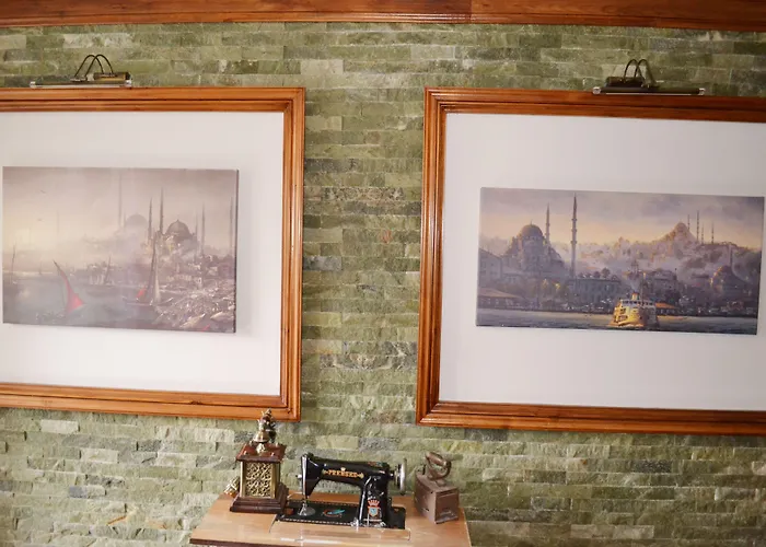 Ξενοδοχείο Lalinn Deluxe 3*