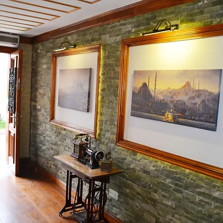 Lalinn Deluxe Hotel 3*