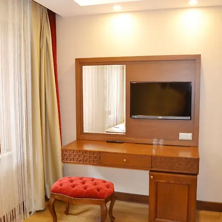 Hotel Lalinn Deluxe